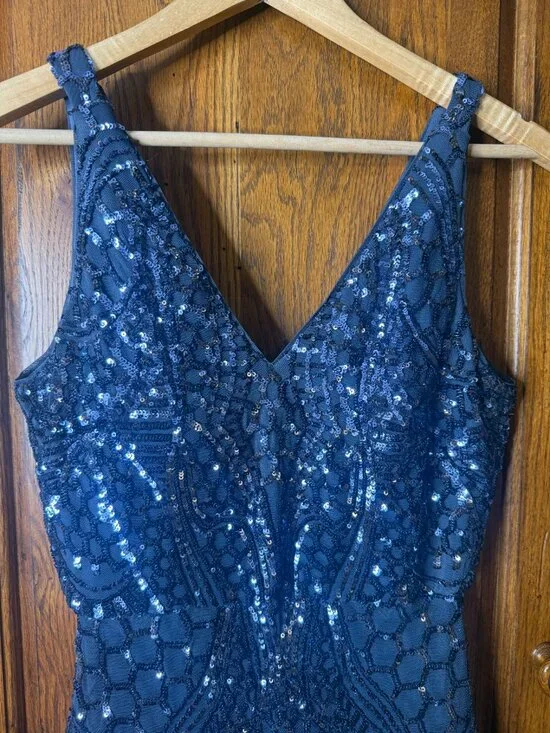 Night Way Collection Elegant Sequin Mother of the Bride Dress – Size 6 – Gray & - Picture 3 of 5